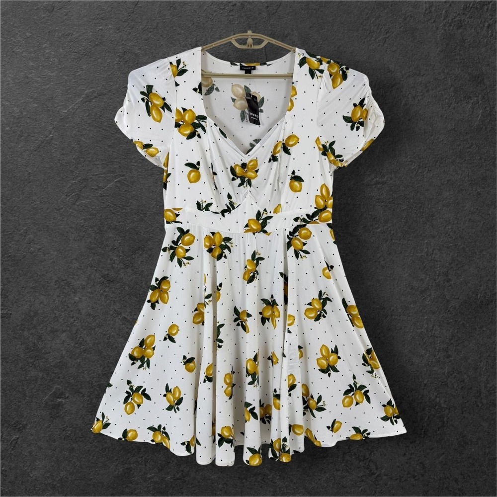 Torrid Lemon Print Dress Size 1 White Fit Flare V Neck Sundress NWT‎